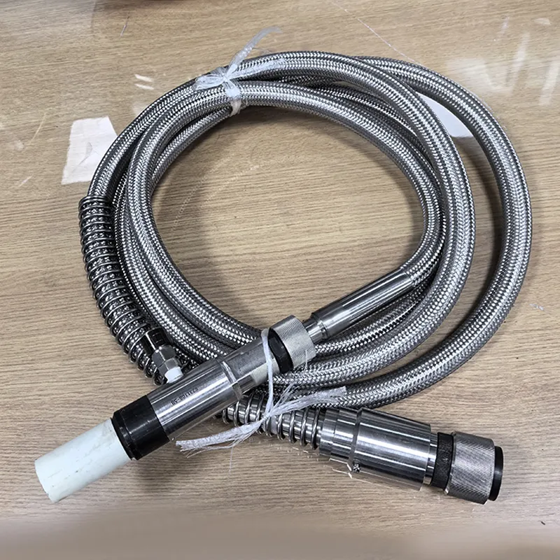 Кабель для передачи данных измерения температуры чугуна в доменной печи.2